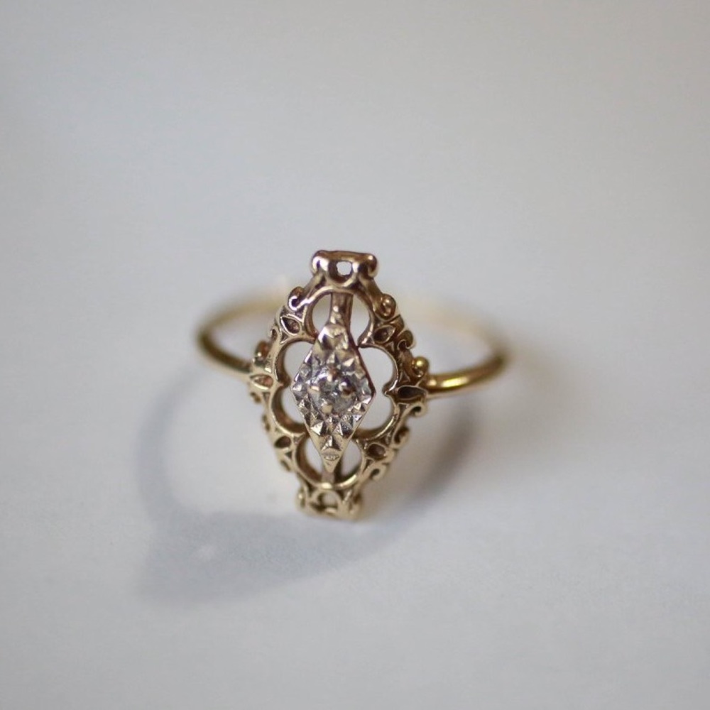 10K Solid Yellow Gold Shield Ring w/ Diamond